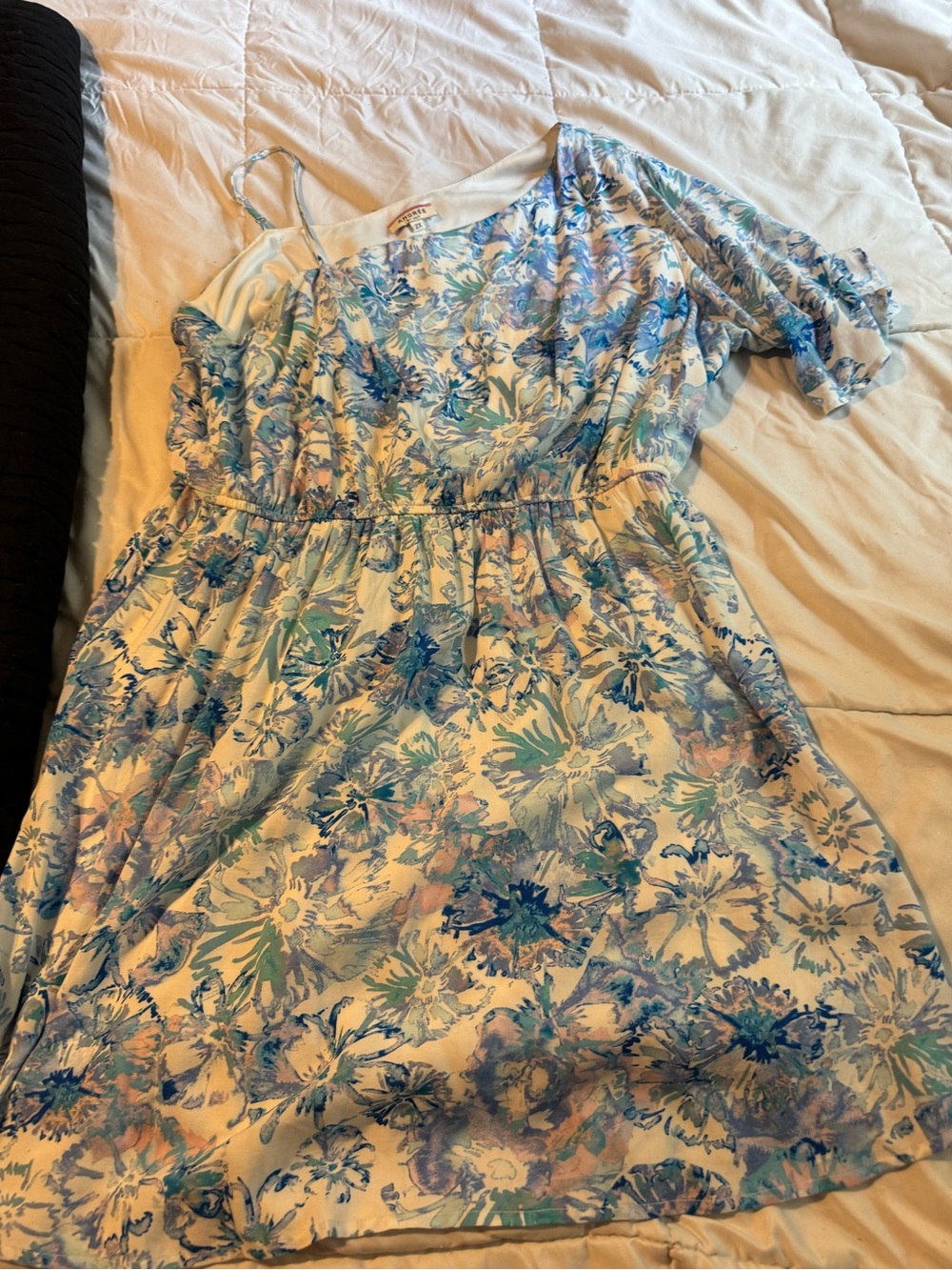 ANDREE BY UNIT Blue and White Floral Cold-Shoulder Dress